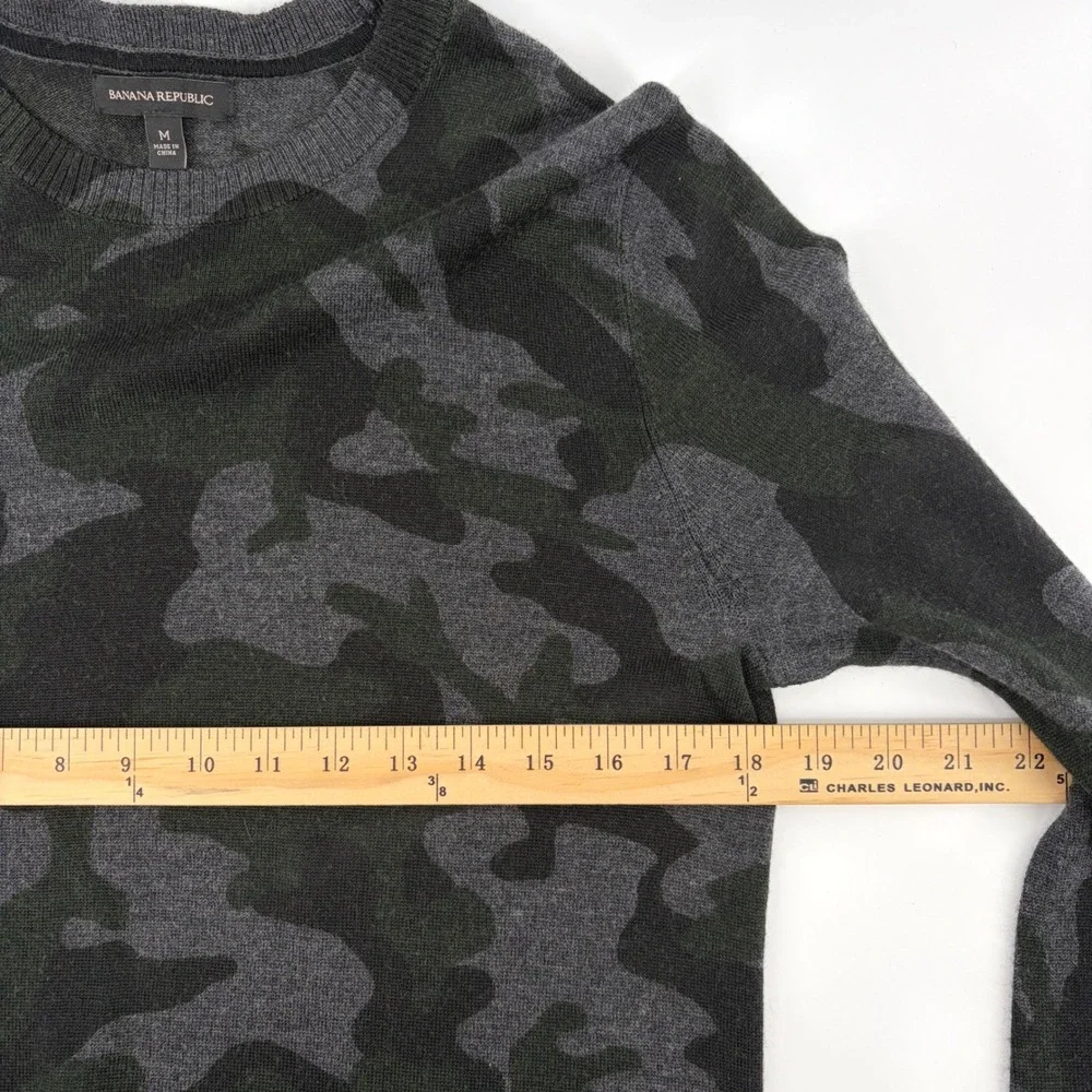 Banana Republic Merino Wool Sweater Mens M Gray Black Camo Blend Crewneck Knit